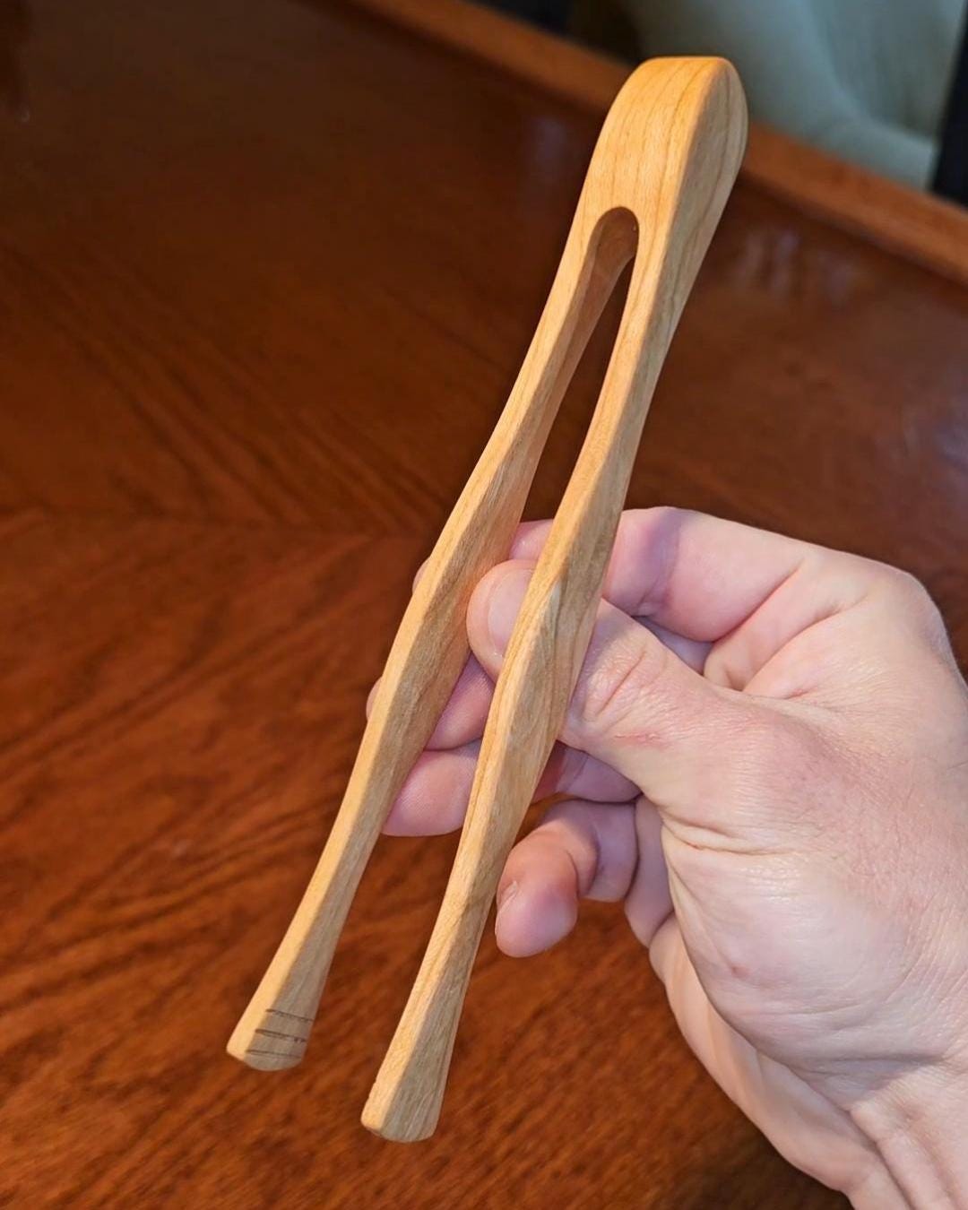 Wooden Toast Tongs Template – DIY Woodworking Plan PDF